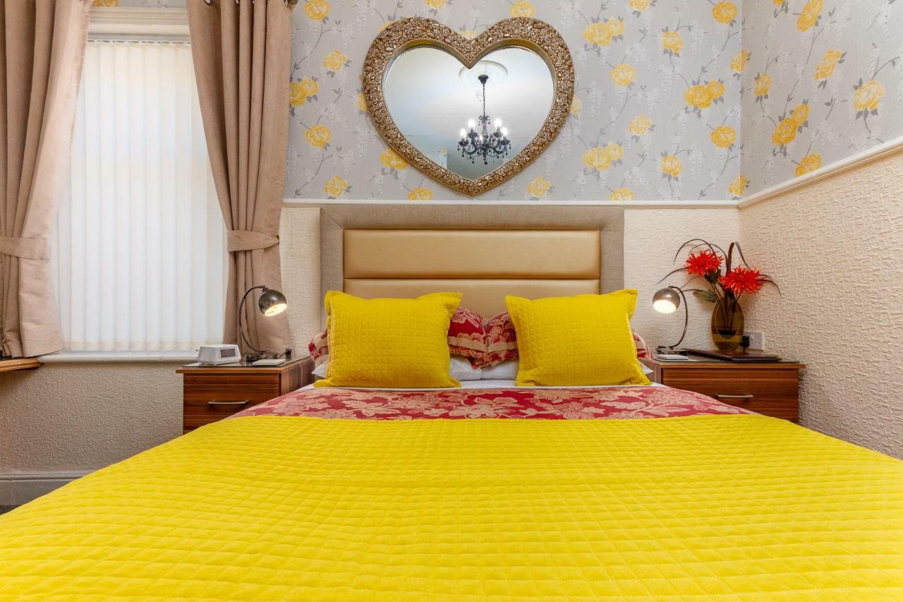 Valentine Lodge Over 21 Adult Couples Only Blackpool Exterior foto